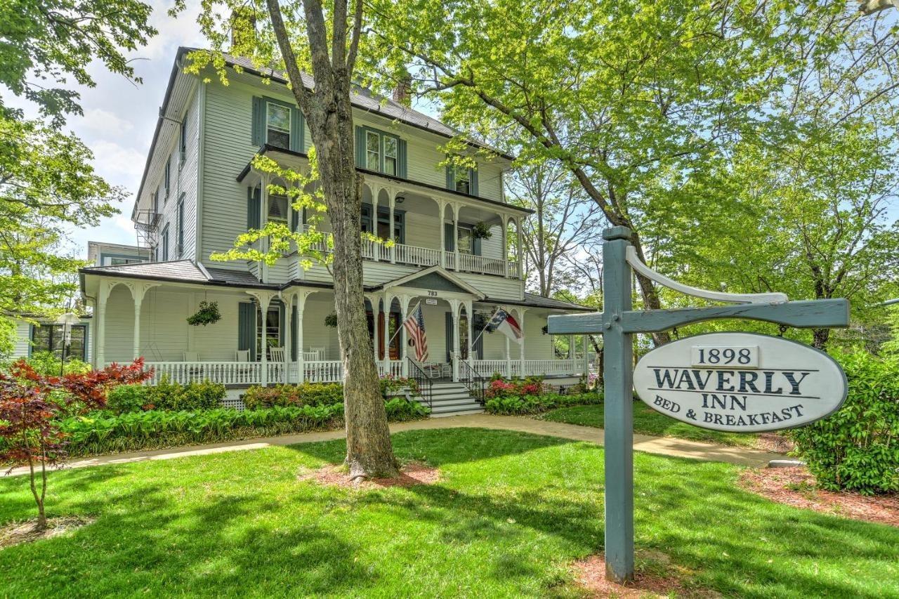 1898 Waverly Inn Hendersonville Exterior photo